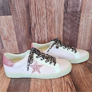 Stylish Pink and White Women's Sneakers